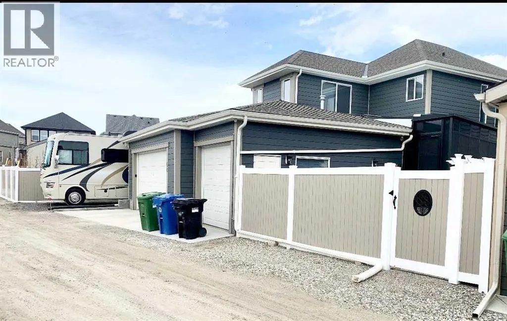 68 Mahogany Crescent SE