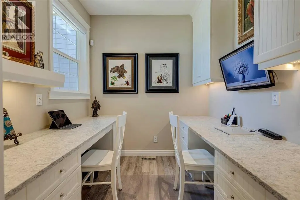 68 Mahogany Crescent SE