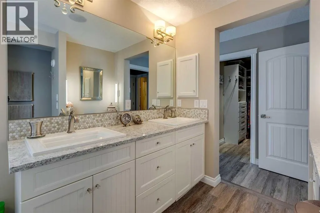 68 Mahogany Crescent SE