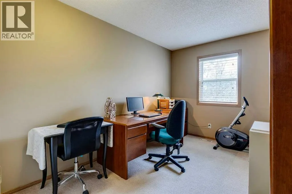 139 Country Hills Villas NW