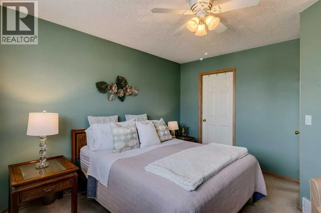 139 Country Hills Villas NW