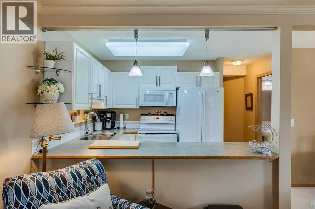 139 Country Hills Villas NW