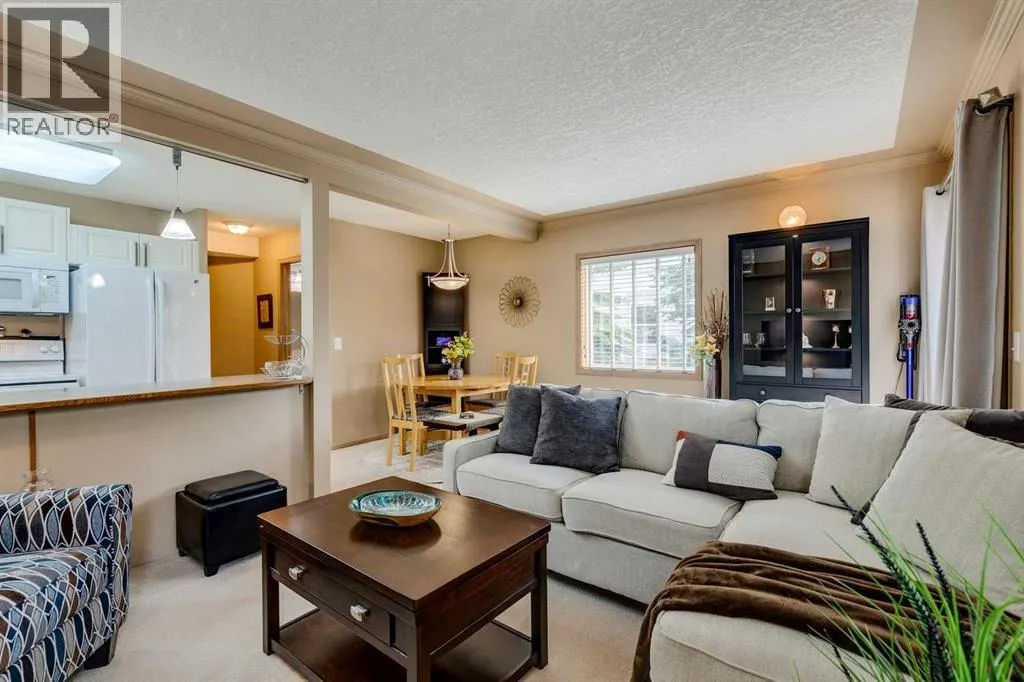 139 Country Hills Villas NW