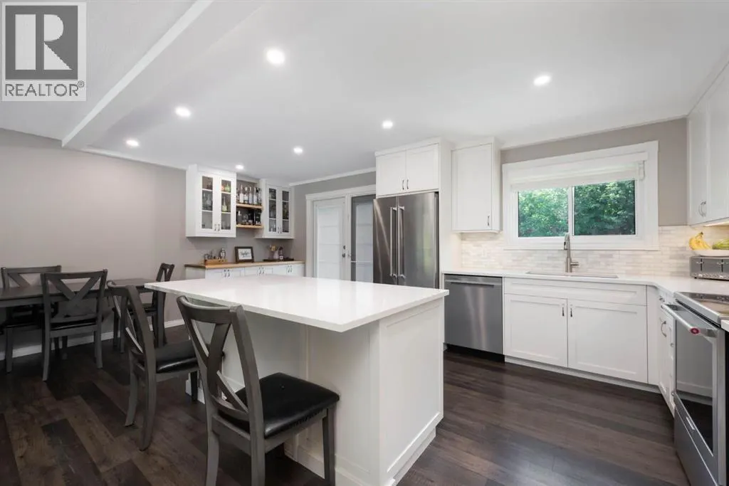 525 Beacon Hill Drive