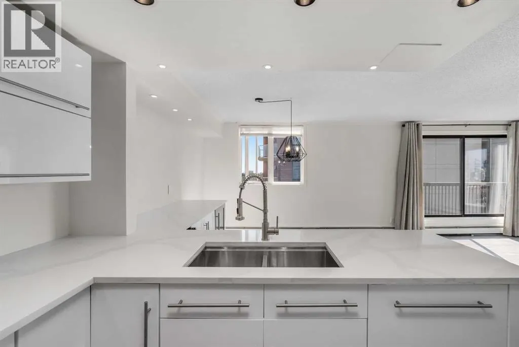 1305 (PH5), 225 25 Avenue SW