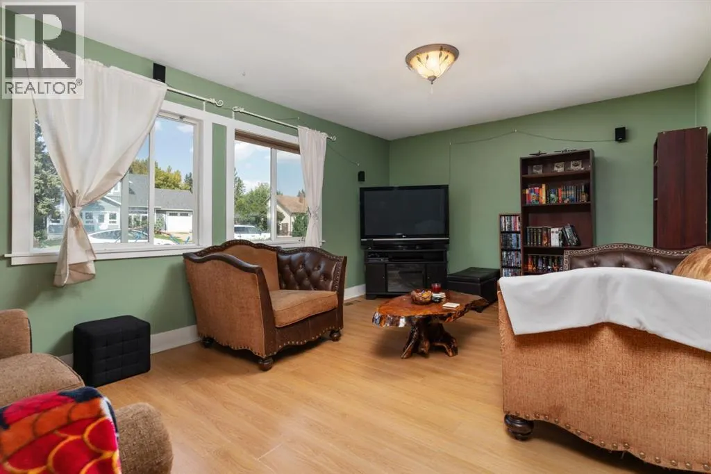 225 Dominion Street