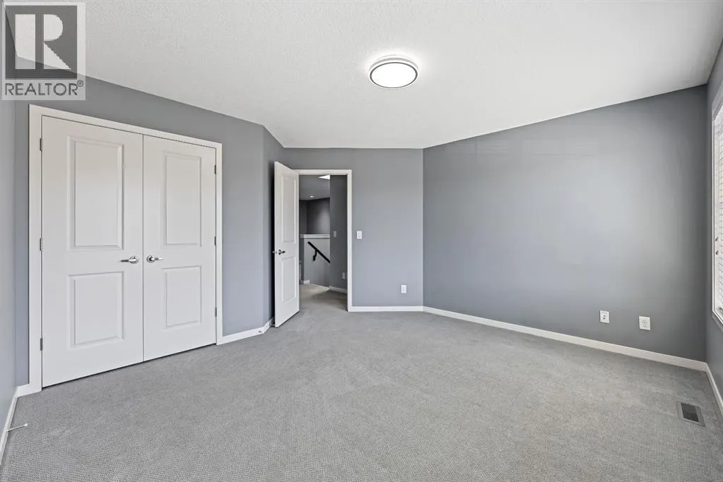 32 Cranarch Crescent SE