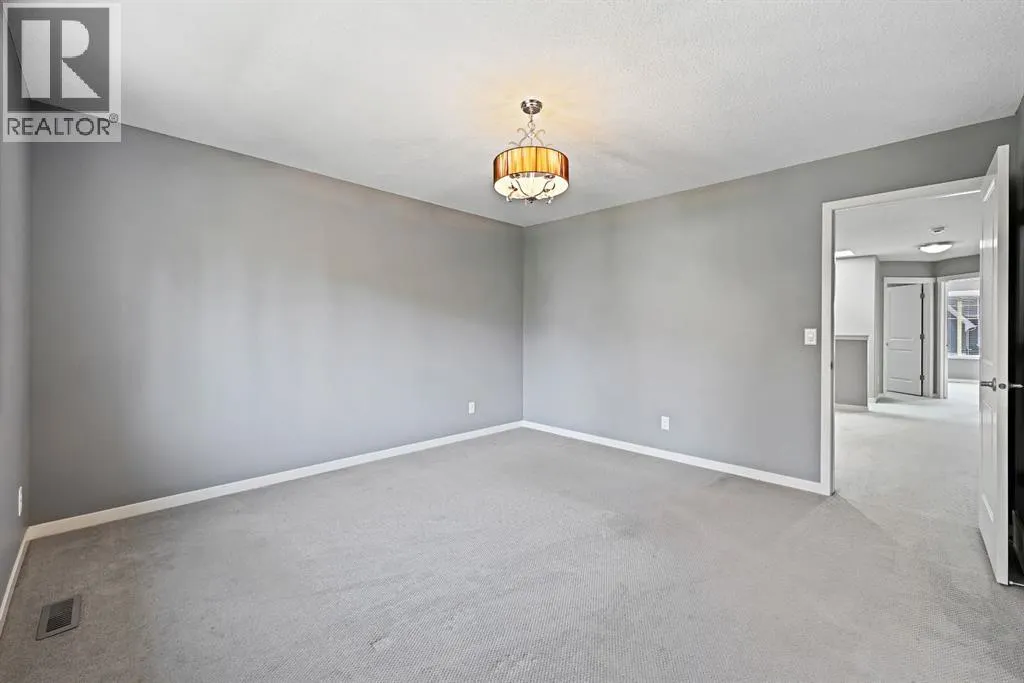 32 Cranarch Crescent SE