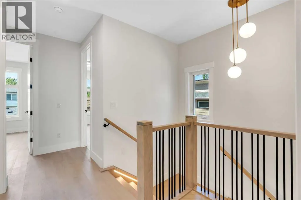 1130A Regent Crescent NE