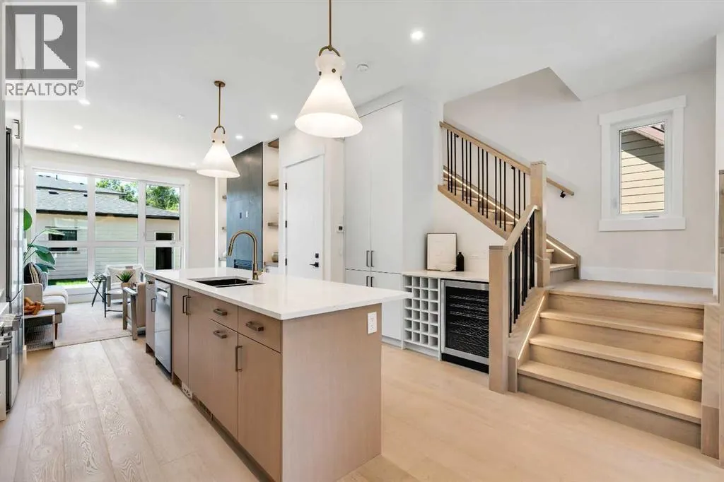 1130A Regent Crescent NE