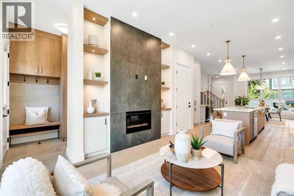 1130A Regent Crescent NE
