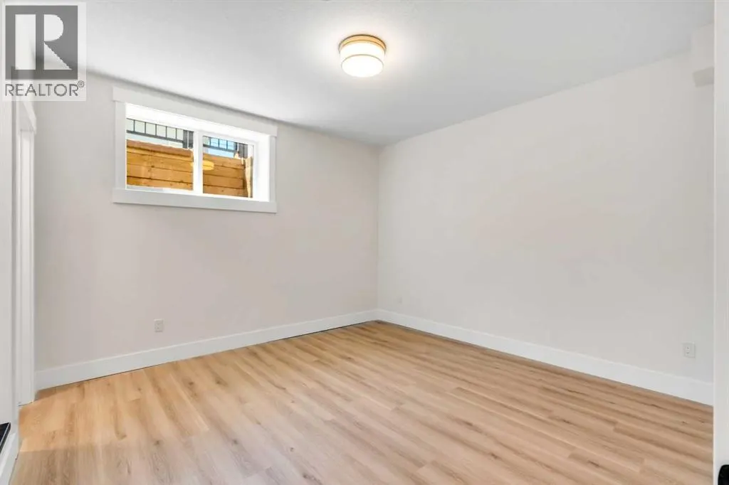 1130A Regent Crescent NE