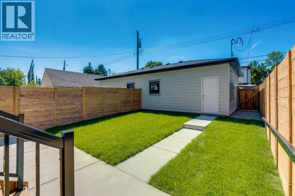 1130A Regent Crescent NE