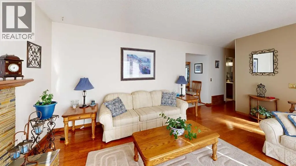 1808 65 Street NE