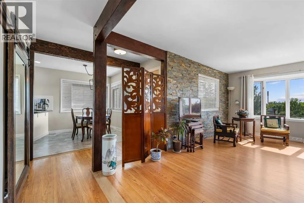 18 Cornell Place NW