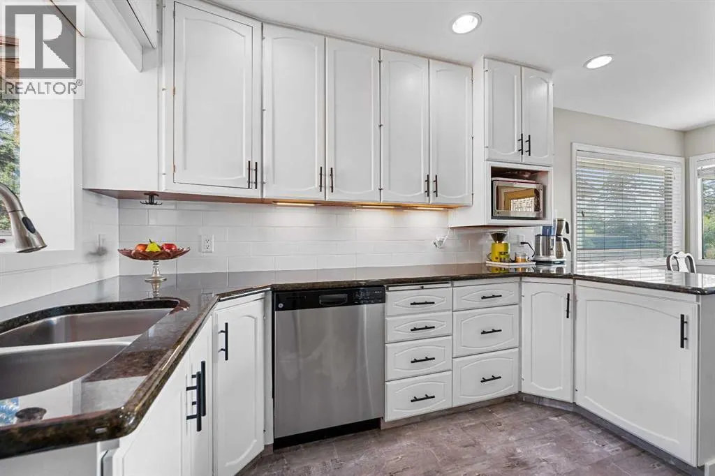 18 Cornell Place NW