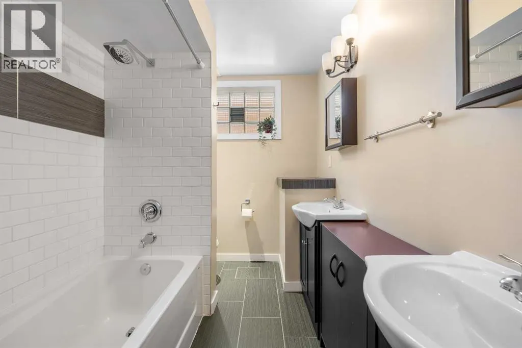 18 Cornell Place NW