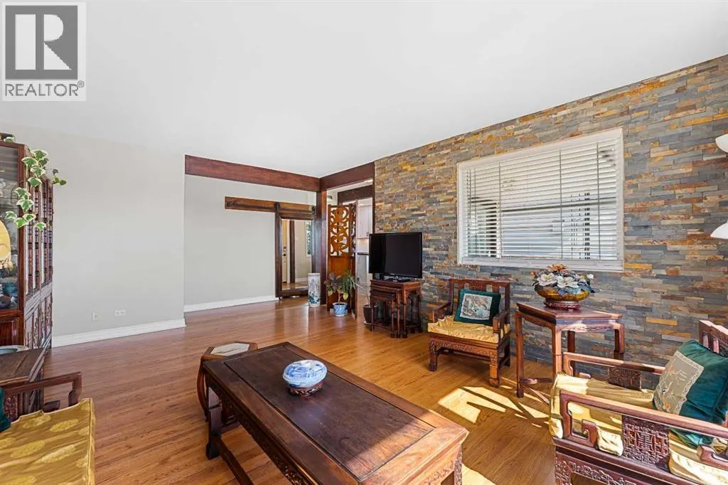 18 Cornell Place NW