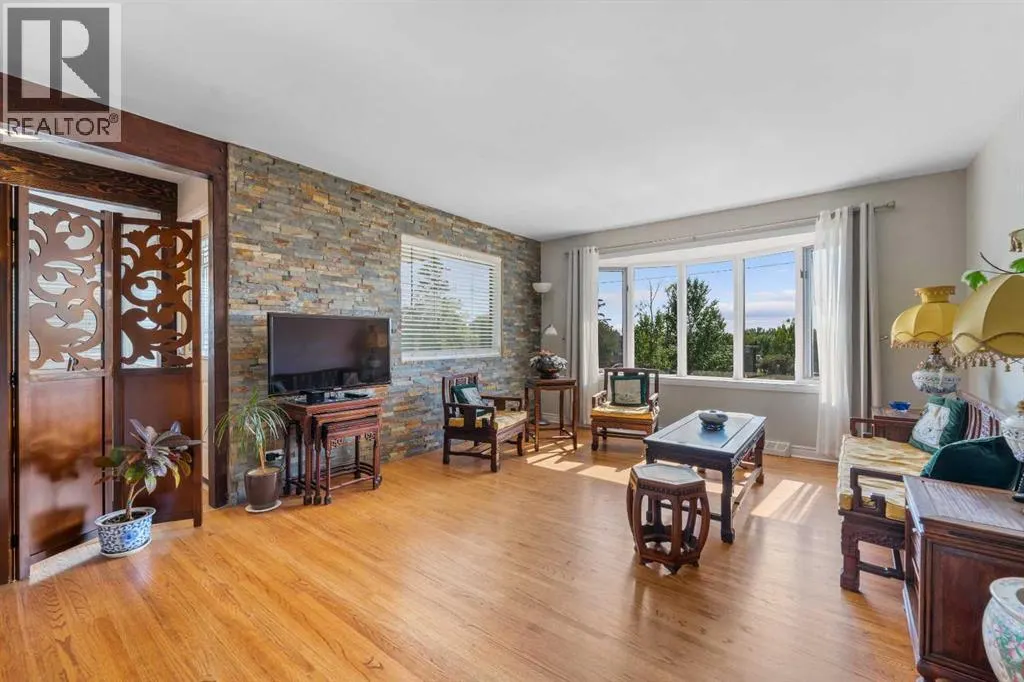 18 Cornell Place NW