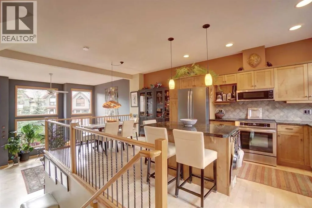 27, 137 Wapiti Close NE