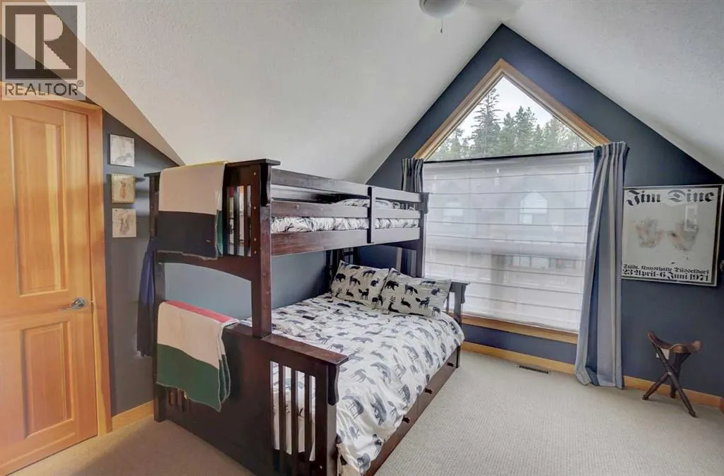 27, 137 Wapiti Close NE