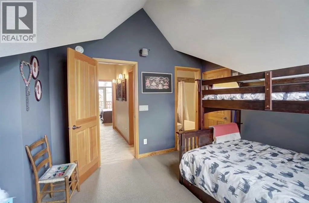 27, 137 Wapiti Close NE