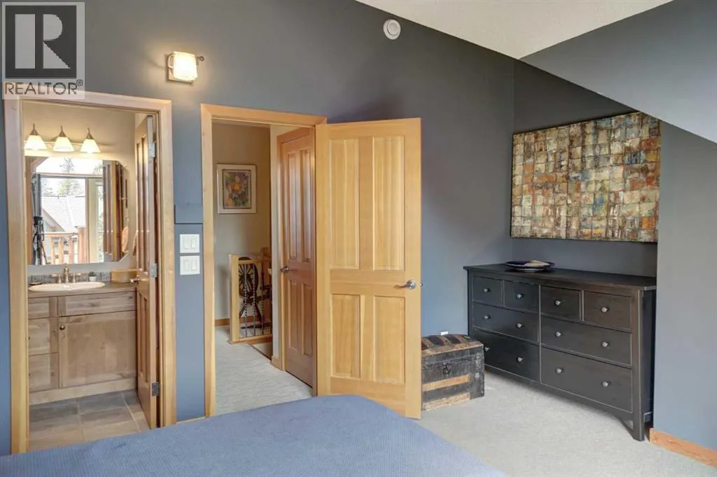 27, 137 Wapiti Close NE