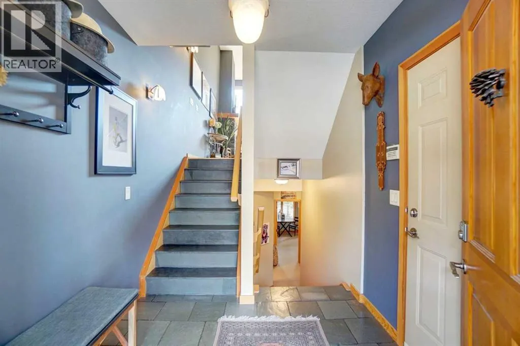 27, 137 Wapiti Close NE