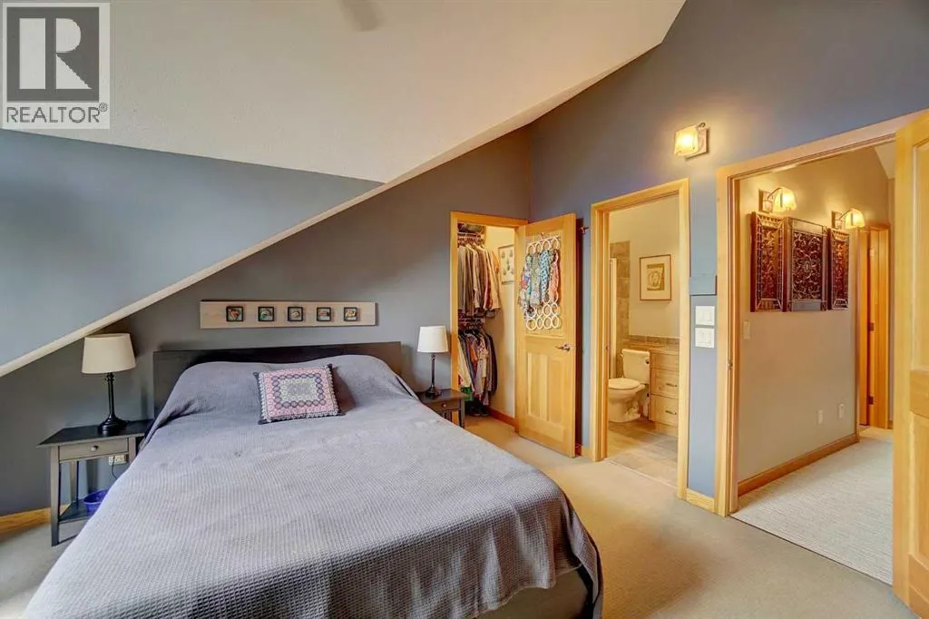 27, 137 Wapiti Close NE