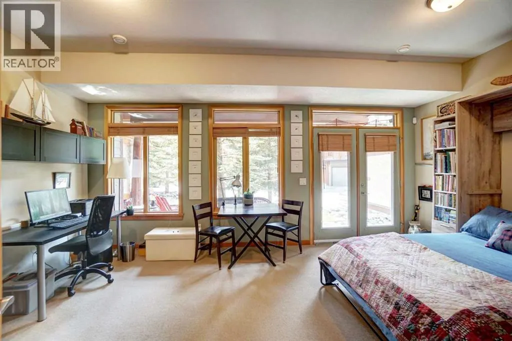 27, 137 Wapiti Close NE
