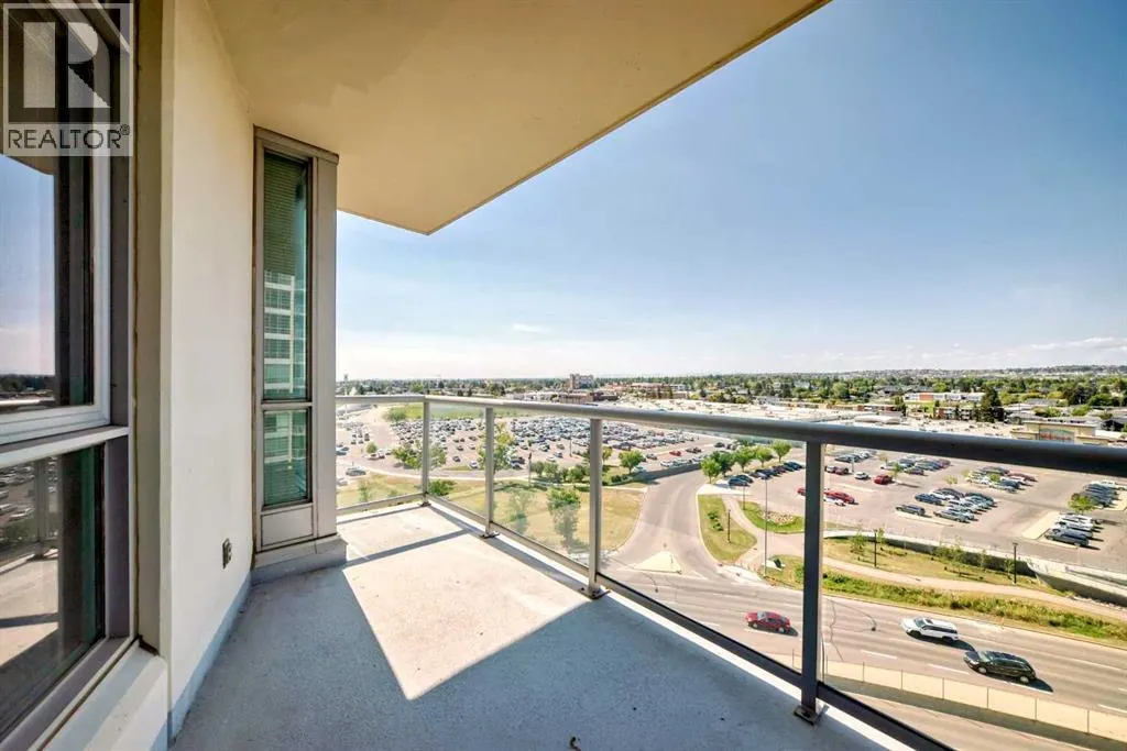 1004, 77 Spurce Place SW