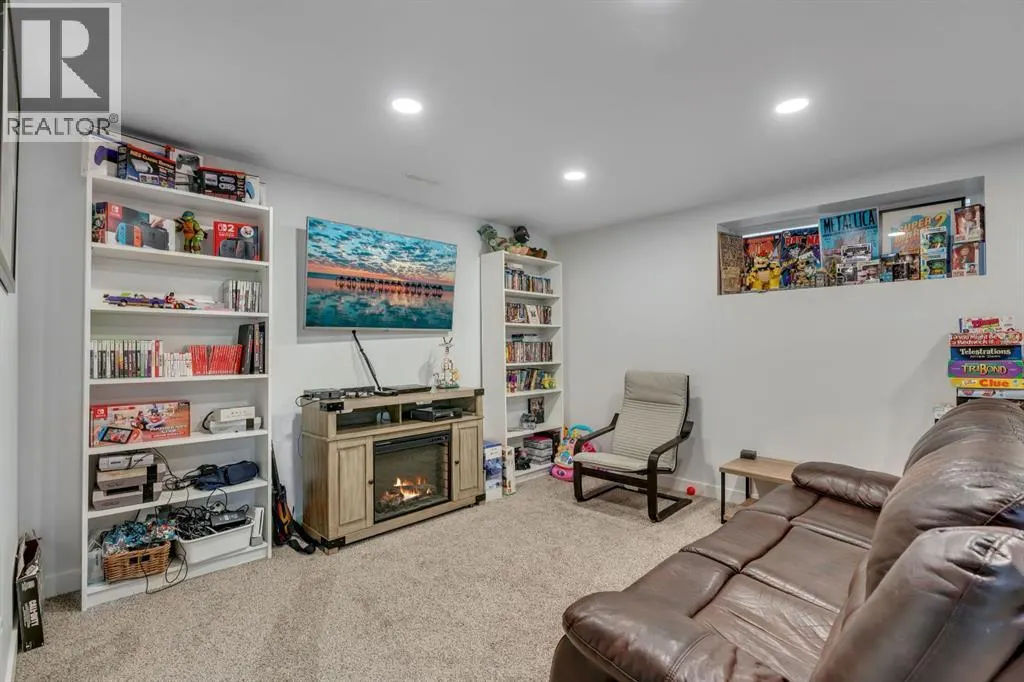 240 Silverado Range Heights SW