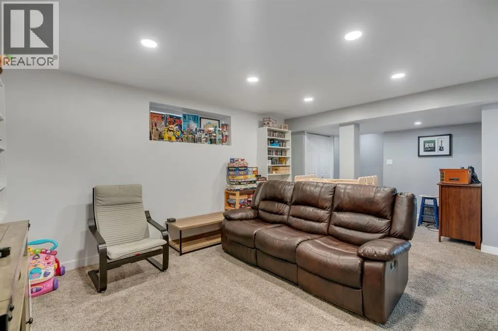 240 Silverado Range Heights SW