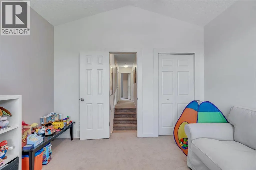 240 Silverado Range Heights SW