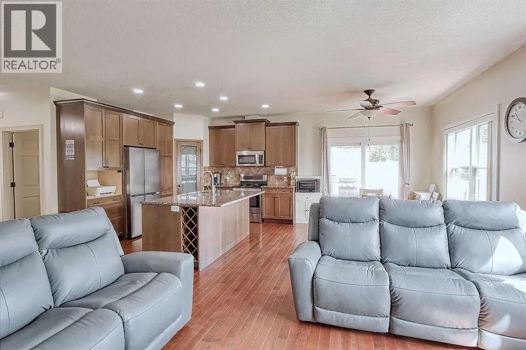 290048 34 Street W