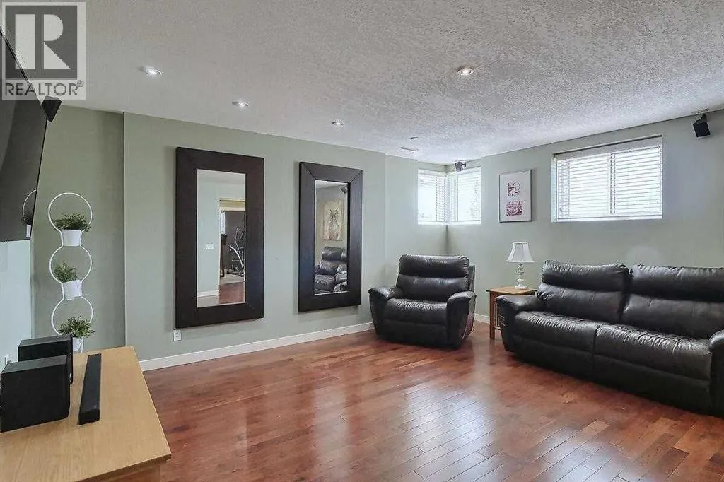 290048 34 Street W