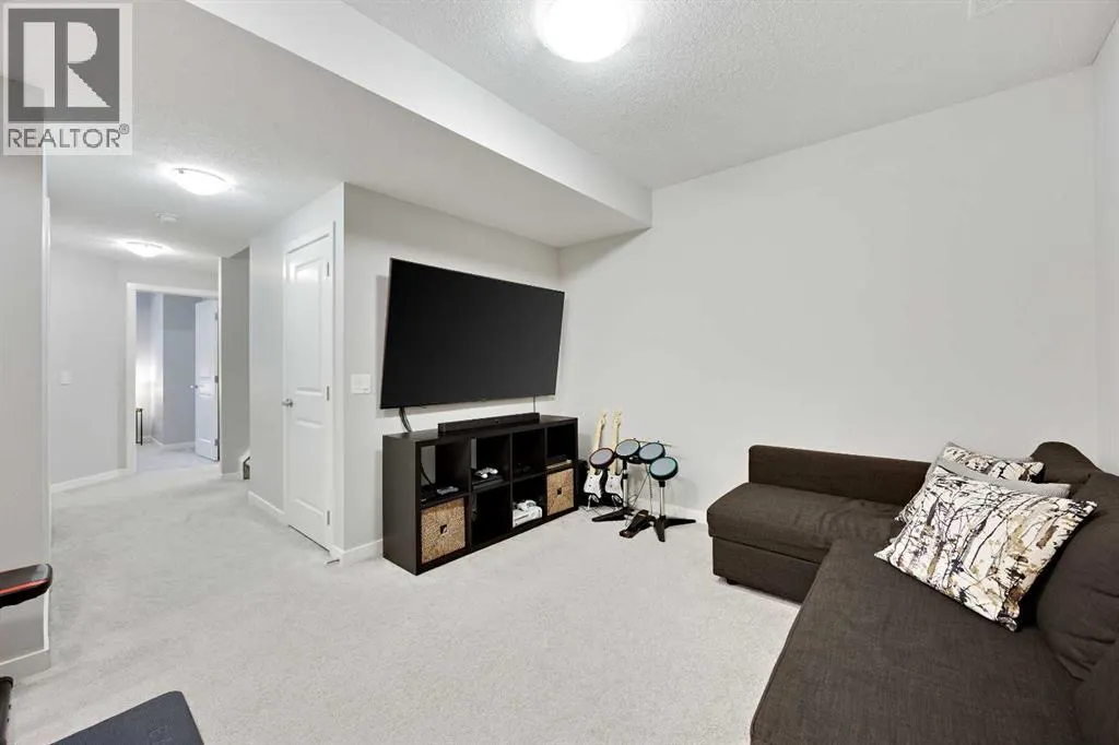 63 Masters Manor SE