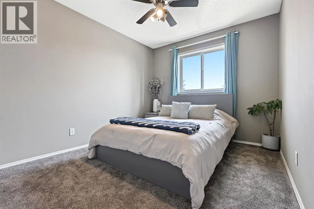 82 Erin Grove SE