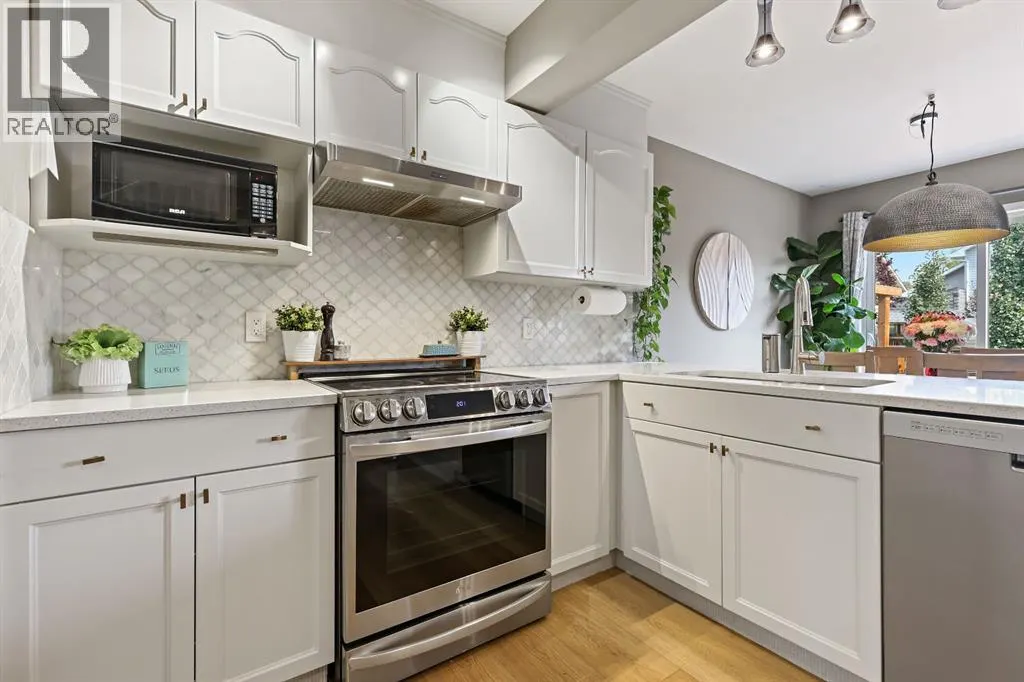 82 Erin Grove SE