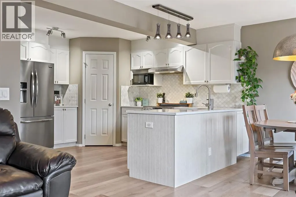 82 Erin Grove SE