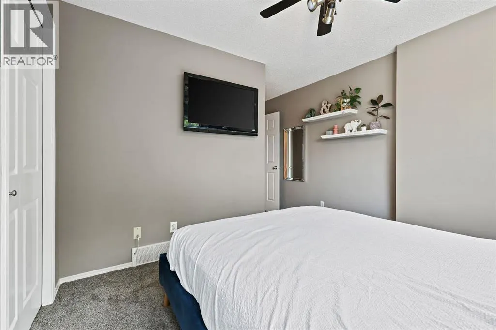 82 Erin Grove SE