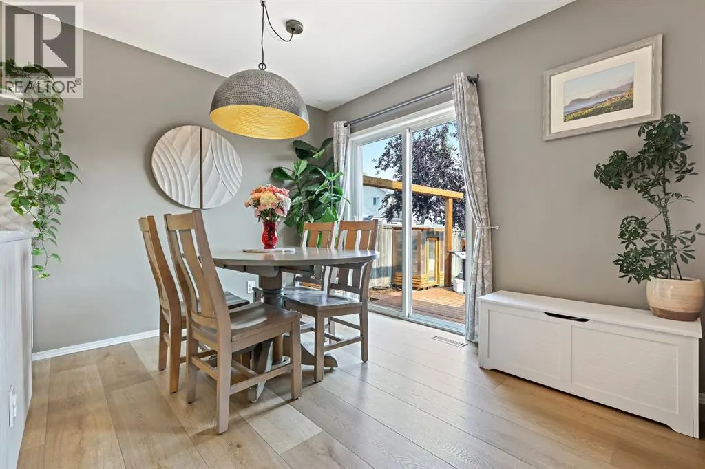 82 Erin Grove SE