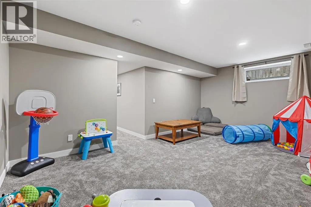 82 Erin Grove SE