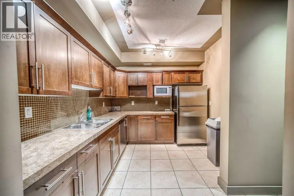611, 35 INGLEWOOD Park SE
