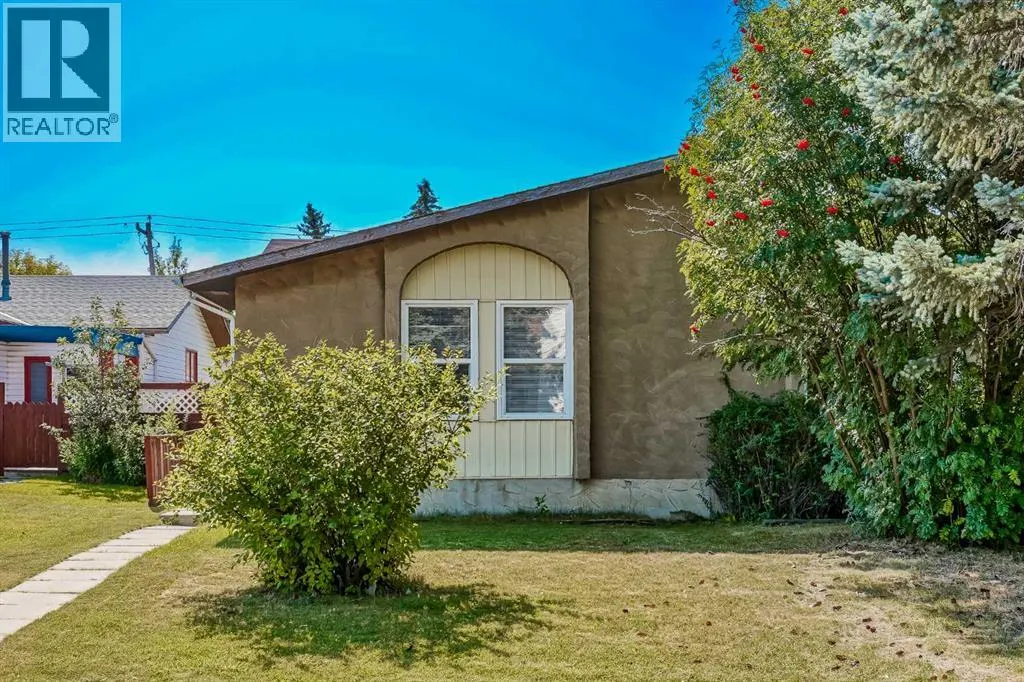13 Rundlelawn Court NE