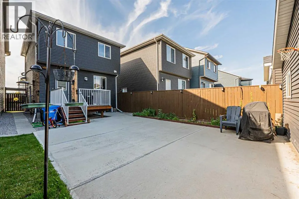 145 Corner Ridge Mews NE