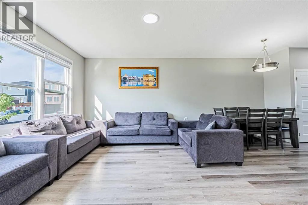 145 Corner Ridge Mews NE
