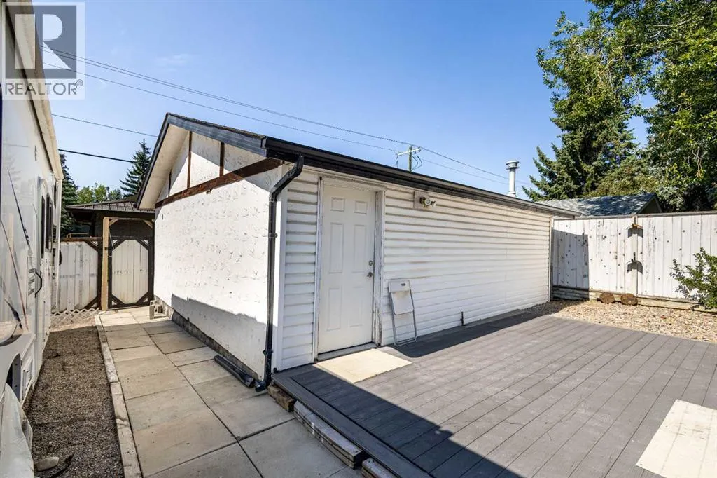 9427 Palliser Place SW