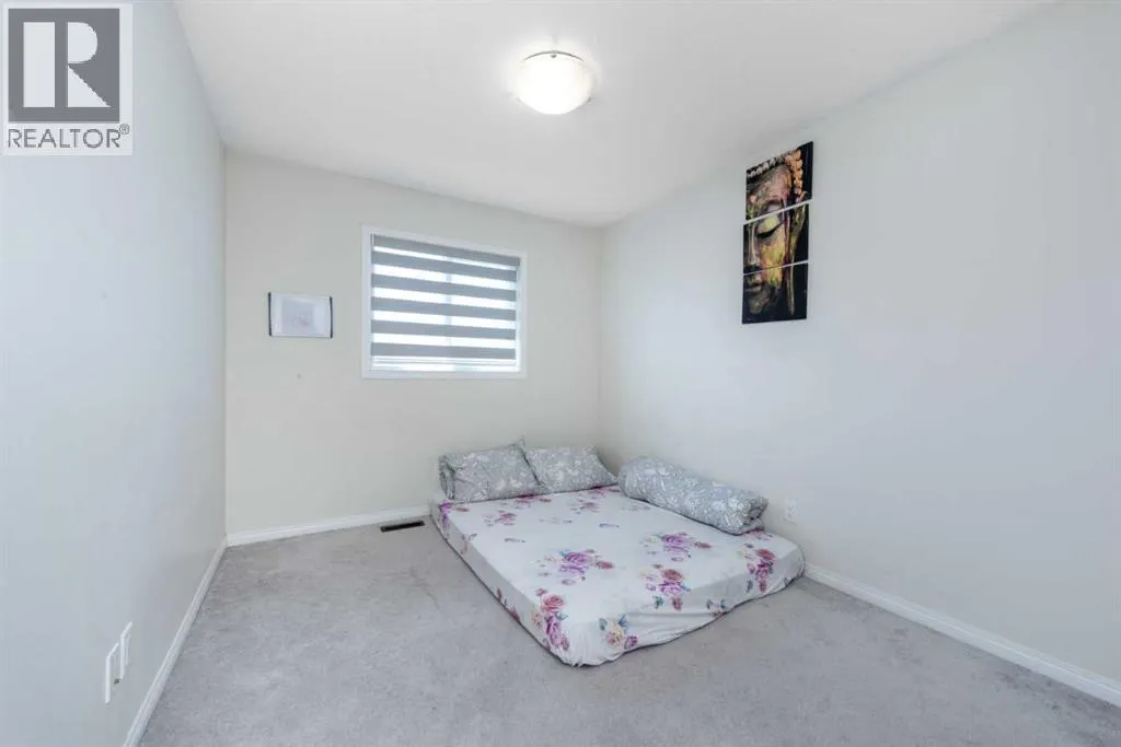 15 Savanna Parade NE