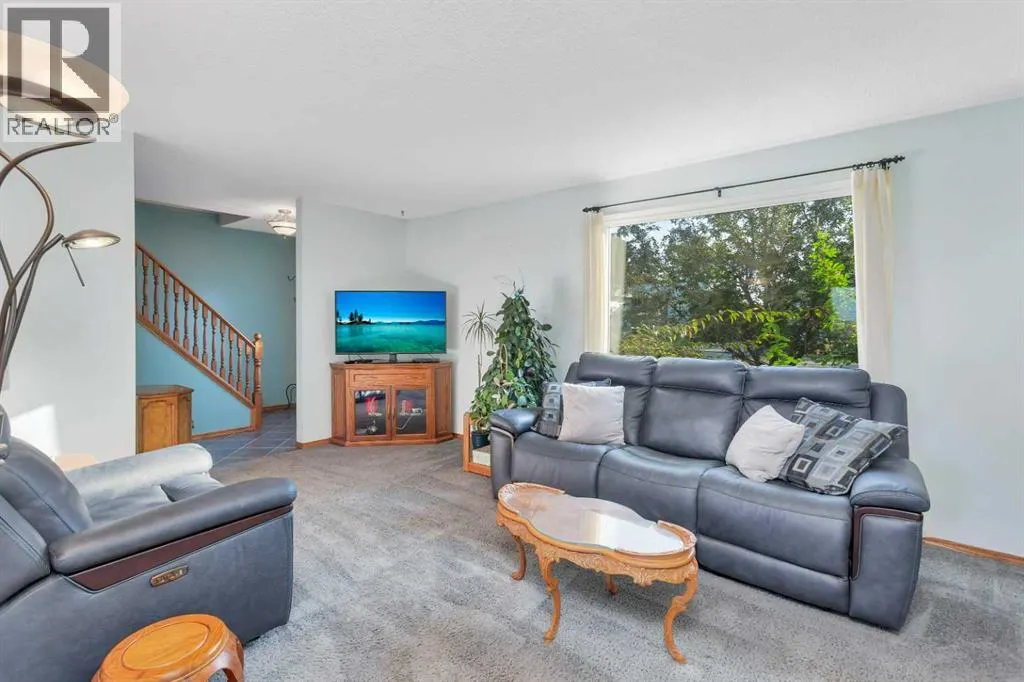 56 Lakeview Crescent